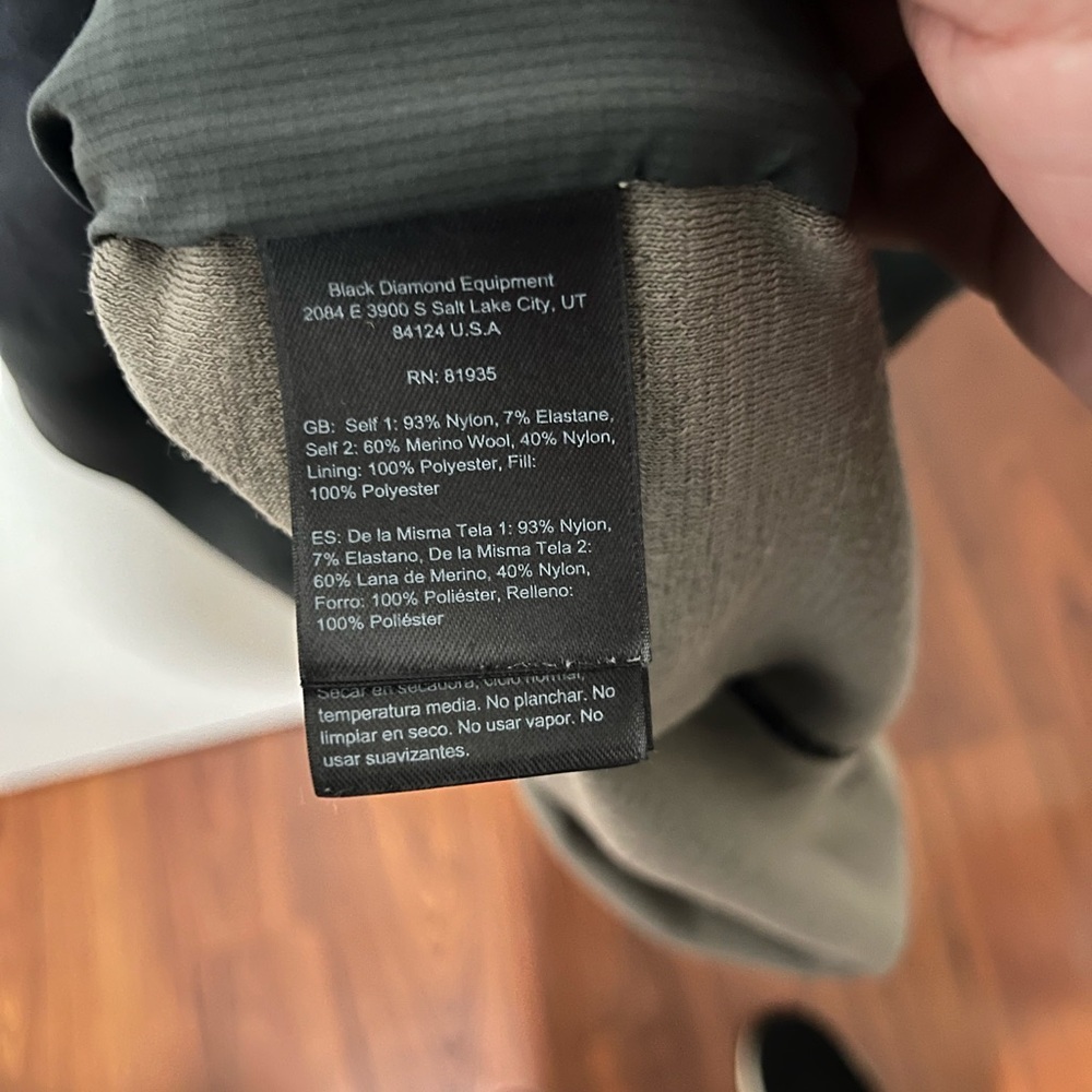 Black Diamond First Light Hybrid Vest - Picture 2 of 3